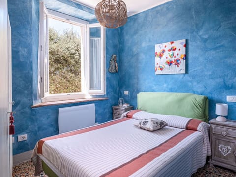 Property, Window, Blue, Furniture, Azure, Textile, Interior Design, Shade, Architecture, Wood