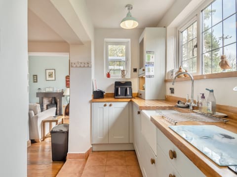 Kitchen | Little Crawfish Cottage, Thursford