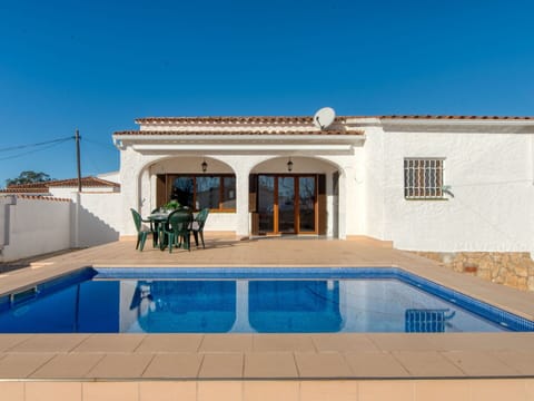 Swimming Pool, Residential Area, House, Home, Roof, Composite Material, Estate, Villa, Resort, Tile