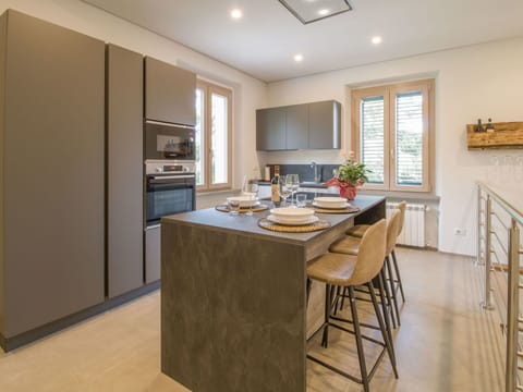 Sky, Property, Building, Snow, Window, Wood, Slope, House, Tree