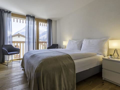 Furniture, Property, Comfort, Lamp, Wood, Lighting, Shade, Interior Design, Bed Frame, Architecture