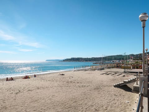 Cloud, Sky, Plant, Building, Tree, Window, Vegetation, Urban Design, Tower Block, Condominium