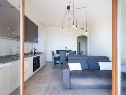 Flooring, Furniture, Floor, Interior Design, Ceiling, Room, Lighting, Couch, Living Room, Apartment