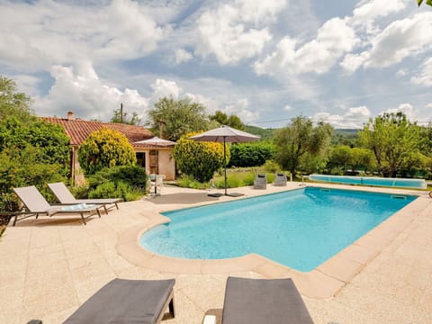 Water, Sky, Building, Window, Swimming Pool, Azure, Shade, Composite Material, Real Estate, Leisure