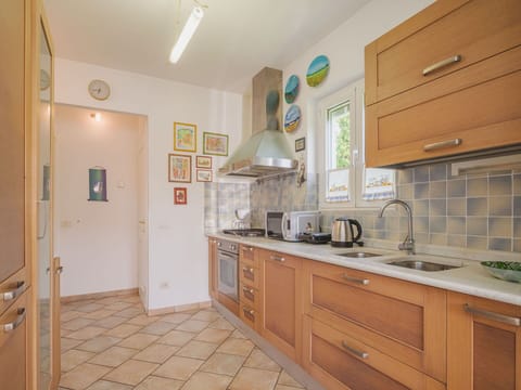 Water, Sky, Property, Plant, Tree, Swimming Pool, Azure, Shade, Arecales, Leisure