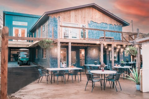 Cafe Exterior (Courtyard Suite entrance on upper deck)