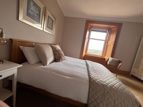 Deluxe Double Room, Sea View | Soundproofing, iron/ironing board, free WiFi, bed sheets