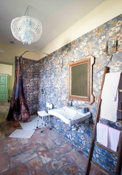 Exclusive Double or Twin Room | Bathroom | Shower, rainfall showerhead, hair dryer, bathrobes