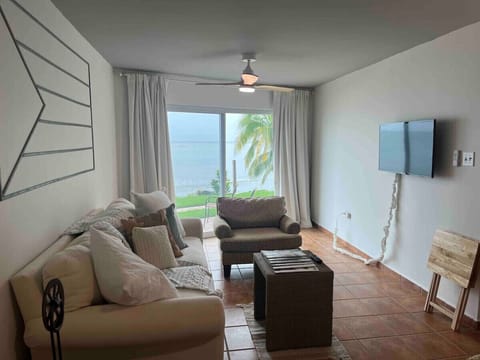Living room with Sofa and TV