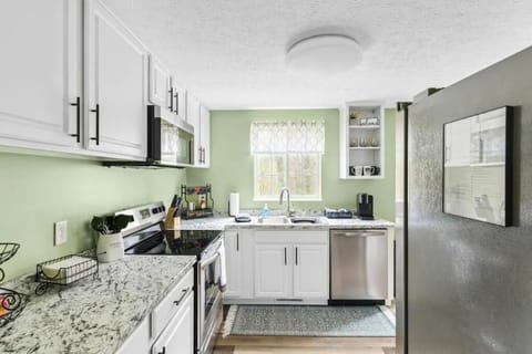 Nice spacious kitchen!