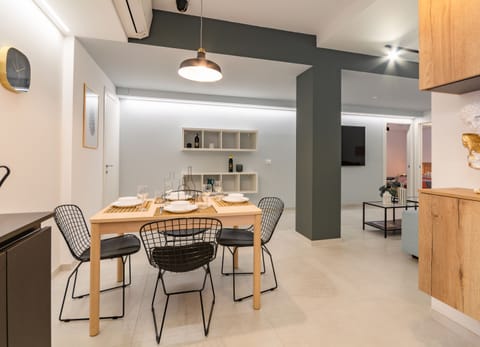 City Room | In-room dining