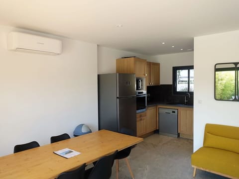 Table, Cabinetry, Furniture, Building, Desk, Countertop, Lighting, Houseplant, Drawer, Interior Design