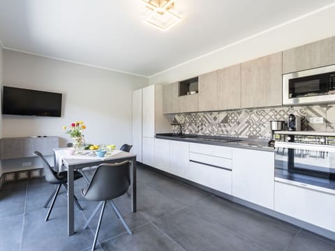 Furniture, Property, Cabinetry, Countertop, Table, Lighting, Interior Design, Wood, Building