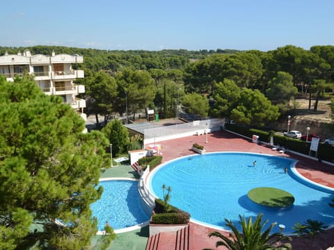 Water, Sky, Property, Tree, Building, Swimming Pool, Azure, Body Of Water, Leisure, Urban Design