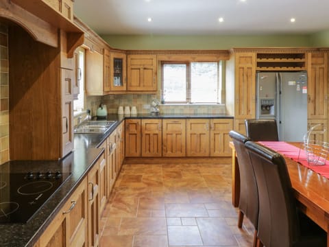 Dishwasher, cookware/dishes/utensils