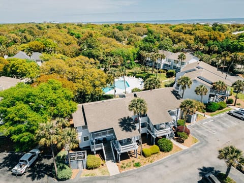 Short 7-10 minute walk to gorgeous IOP beach