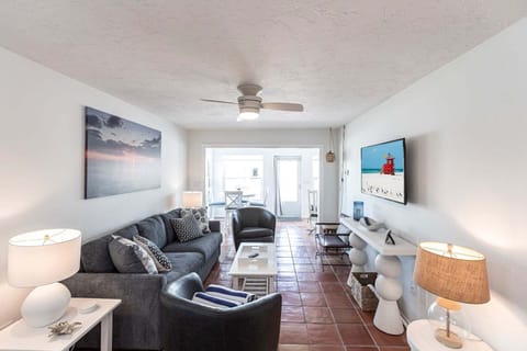 02 Living Area