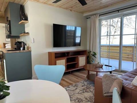 0b241a33 b062 4cd1 8fce 6744431b1018