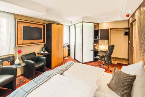 Superior Double Room | In-room safe, desk, soundproofing, free cribs/infant beds