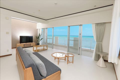 Apartment, 3 Bedrooms, Non Smoking, Annex Building | In-room safe, desk, WiFi (free), bed sheets