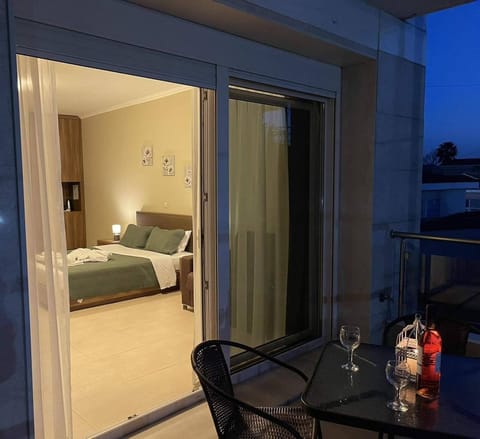 Soundproofing, free WiFi, bed sheets