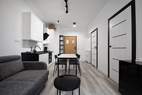 Classic Apartment | In-room dining