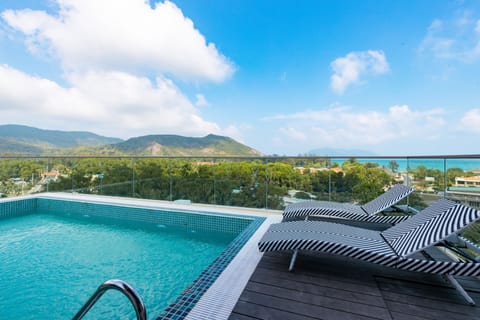Outdoor pool, pool umbrellas
