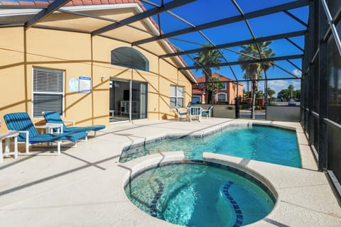 Solana Resort - 4 bedroom Orlando Villa - Pool Area