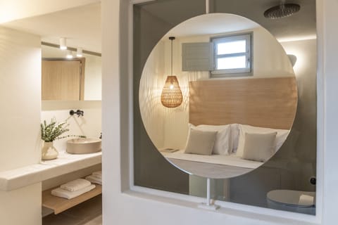 Superior Suite | Hypo-allergenic bedding, in-room safe, soundproofing, iron/ironing board