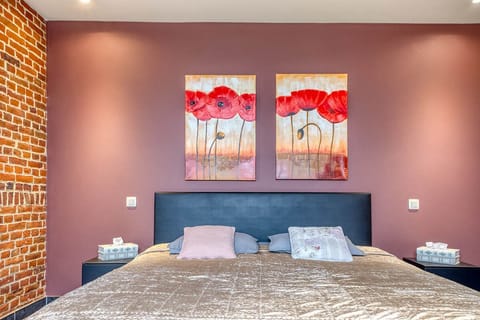 Comfort Double Room | Desk, laptop workspace, blackout drapes, soundproofing