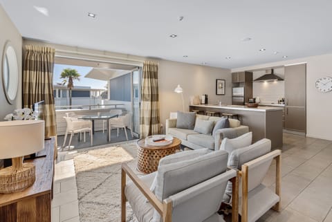 Design Apartment | Living area | Flat-screen TV