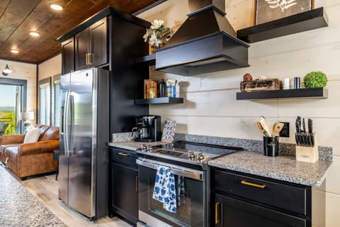 Inspire your culinary creativity in this fully-equipped kitchen.