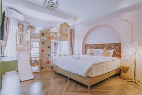 Family Room | Free WiFi, bed sheets