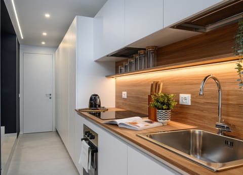 City Room | Private kitchen | Fridge, oven, stovetop, dishwasher