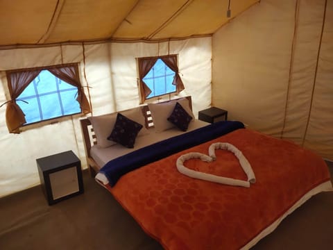 Deluxe Tent | 1 bedroom, bed sheets