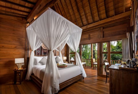 Suite Riverside Double or Twin with Free Shuttle to Ubud | Minibar, in-room safe, desk, laptop workspace