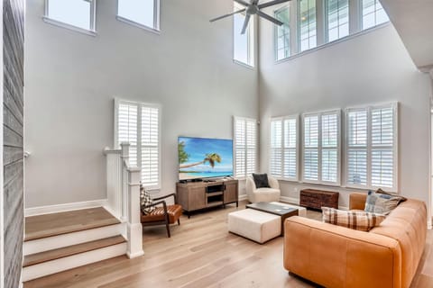 House, Multiple Beds (Redington Townhouse 16303 - Pelican P) | Living area | TV