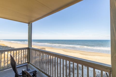 Private Oceanfront Balcony