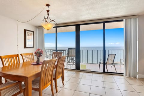 Condo, Multiple Beds (Trillium 5A - Premier) | Dining