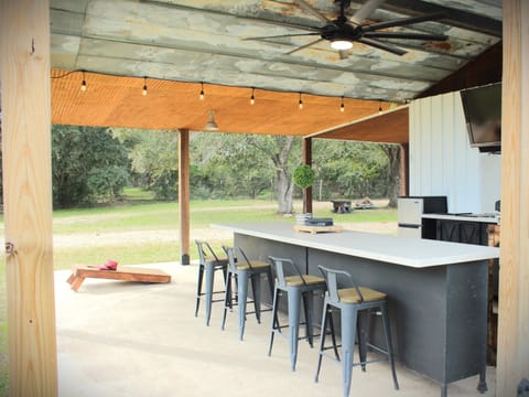 Outdoor kitchen area