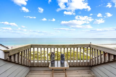 House, 1 Queen Bed (Pelican Pointe 3B) | Property grounds