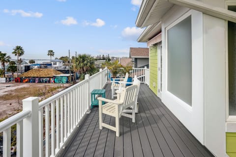 House, Multiple Beds (Gulfport Getaway) | Property grounds
