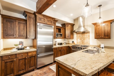 Chef's kitchen with Viking appliances