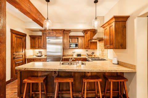 Fully equipped and bar seating