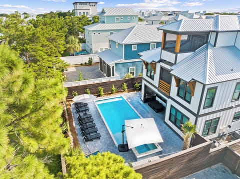 Welcome to Diamond Oasis and your backyard retreat!