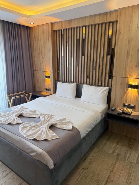 Deluxe Double Room | Minibar, free WiFi, bed sheets