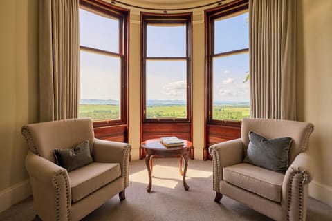 Stunning Tower bedroom curved bay window and seating area