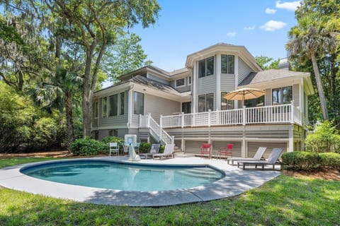 3 Cartgate | Private backyard w/ pool and grill - 3 Cartgate | Private backyard w/ pool and grill