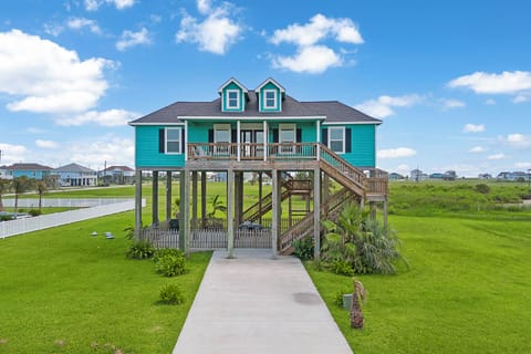 Galveston Vacation Rental | 3BR | 2BA | 1,200 Sq Ft