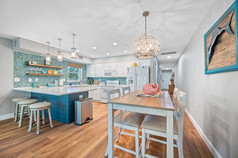 Updated kitchen & dining areas